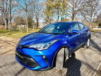 TOYOTA C-HR 1.8 Hybrid Comfort Business e-CVT Fűthető ülés. CarPlay. kamera. NAVI. újszerű gumik. friss vizsga