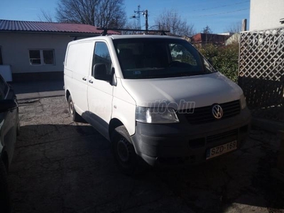 VOLKSWAGEN TRANSPORTER T5 1.9 TDI