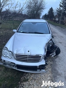 Mercedes benz c200 w203 avantgarde (Törött!!)