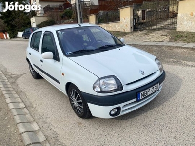 Renault Clio 1.9 D RT Tündöklő állapot. Hideg klíma