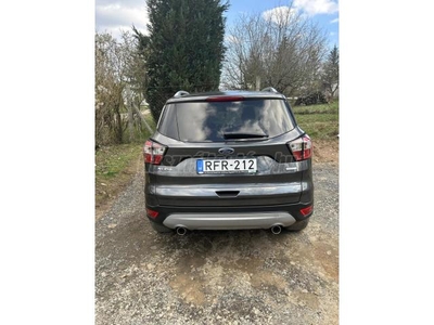 FORD KUGA 1.5 EcoBoost Titanium