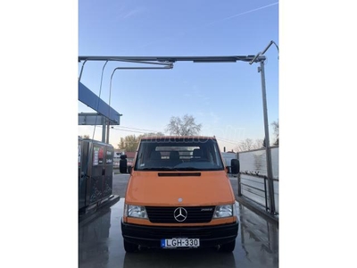 MERCEDES-BENZ SPRINTER 208 D 902.322