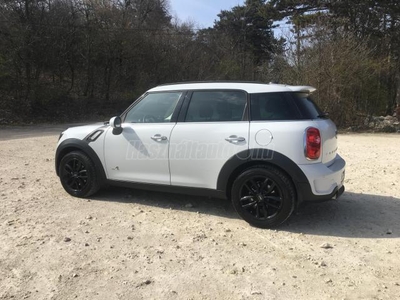 MINI COUNTRYMAN Cooper2.0 SD ALL4 (Automata)