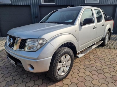 NISSAN NAVARA 4WD Double 2.5D XE NAGYON MEGKÍMÉLT.KLÍMA.3TONNÁS VONTATÁS.CARRYBOY PLATÓFEDÉLLEL. JÓ GUMIK. 2026/0