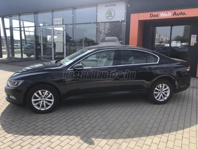 VOLKSWAGEN PASSAT 2.0 TDI BMT SCR Comfortline DSG Mo.i-ACC-Navi-Vezetett Szervízkönyv