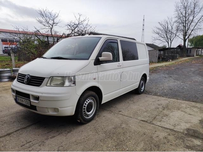 VOLKSWAGEN TRANSPORTER T5 2.5 TDI Caravelle Comfortline 4Motion