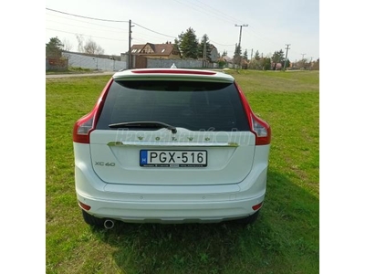 VOLVO XC60 2.0 D [D3] Momentum FWD