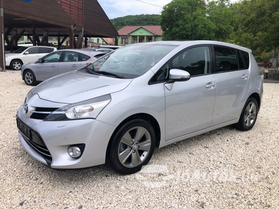 TOYOTA Verso