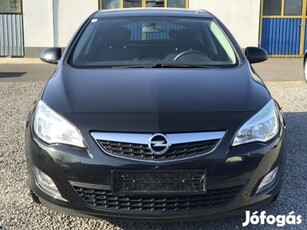 Opel Astra J 1.4 T Cosmo ++Tempomat++Frissműsza...