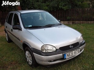 Opel Corsa 1.0-es, friss műszakival