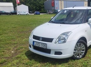 Suzuki Swift 1.3 GLX CD AC Szervizkönyves! Vonó...