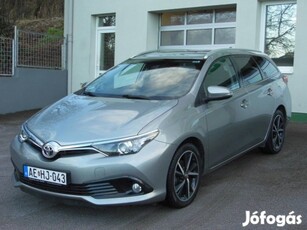 Toyota Auris Touring Sports 1.2T Executive SZER...