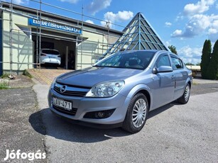 Opel Astra H Sedan 1.6 Cosmo Magyarországi 1807...