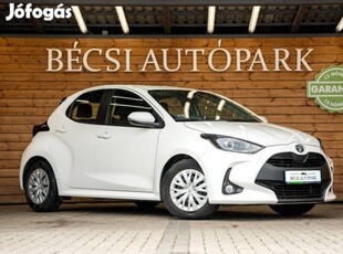 Toyota Yaris 1.5 Hybrid Active e-CVT Gyári Gara...