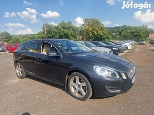 Volvo V60 2.0 D [D3] Kinetic