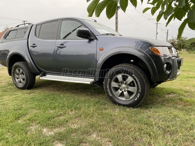 MITSUBISHI L 200 Pick Up 2.5 TD DC Intense