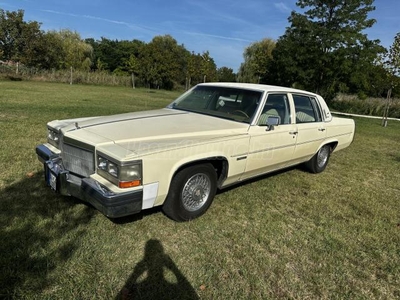 CADILLAC DEVILLE FLEETWOOD