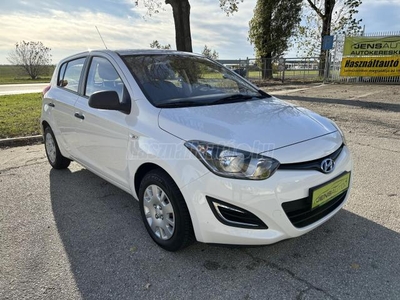 HYUNDAI I20 1.25 Comfort SZERVIZKÖNYV