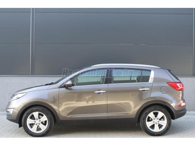 KIA SPORTAGE 1.7 CRDi EX Prémium 1.TULAJDONOS GYÁRI FÉNYEZÉS SZERVIZKÖNYV KM-GARANCIA