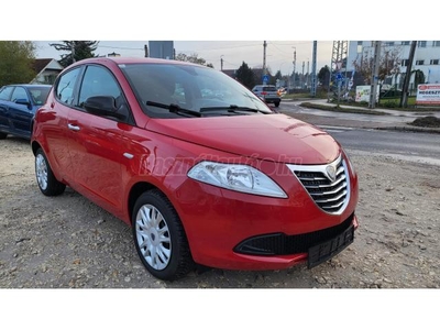 LANCIA YPSILON 1.2 8V Black&Red