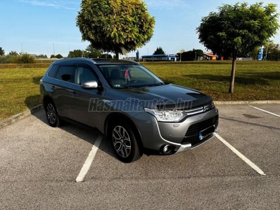 MITSUBISHI OUTLANDER 2.0 PHEV Instyle Navi 4WD CVT CWO