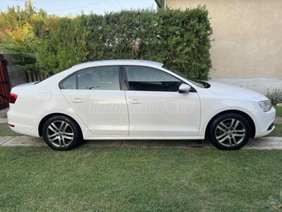 VOLKSWAGEN JETTA VI 1.4 TSI Highline DSG