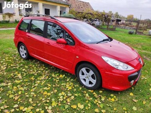 Eladó megkímélt családi kombi Peugeot 307 1.6 benzin