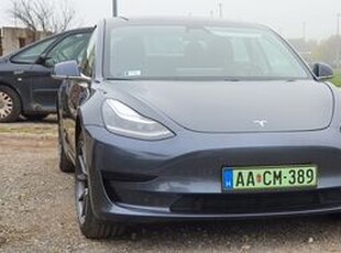 Eladó Tesla Model 3