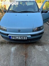 Fiat Punto személyautó