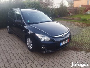 Hyundai I30u CW 1.4 DOHC comfort, kevés km, klíma, vonóhorog