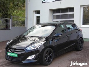 Hyundai I30 1.4i Comfort Szervizkönyv-Navigáció...