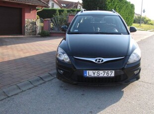 Hyundai I30 CW 1.4i Life 20011-Es Modell. Ülésf...