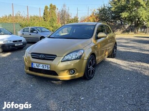 KIA CEE'D Pro1.6 CRDi LX Esztétikai hibás!