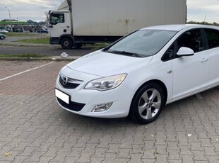 Opel Astra J 1.6 Enjoy