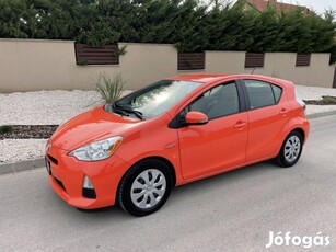 Toyota Prius 1.8 HSD Premium (Automata)