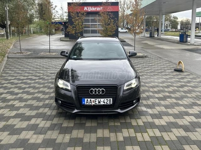 AUDI A3 2.0 TDI Attraction DPF 3x S-LINE