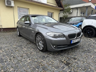 BMW 525d (Automata) VILÁGOS BŐRBELSŐ. TOLATÓ KAMERA