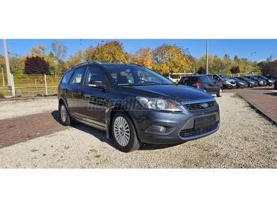 FORD FOCUS 1.6 Titanium 101LE. Navi .Bluetooth-os kihangosító. Tempomat. Digitális kétzónás klíma