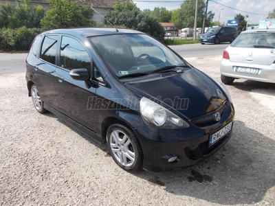 HONDA JAZZ 1.4 ES Sport My. 2005 SZERVIZKÖNYV.DIGIT KLÍMA.SPORT KIVITEL.ALUFELNI