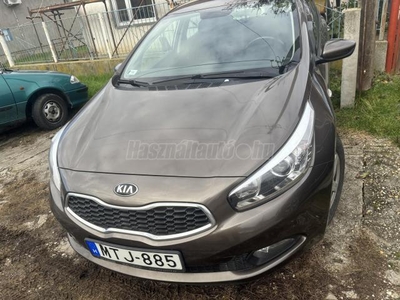 KIA CEE'D 1.4 CVVT LX Base