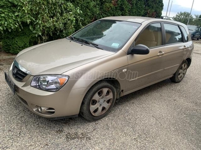 KIA CERATO 1.5 CRDi LX Base