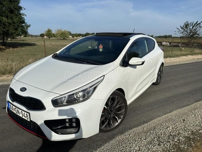 KIA PRO CEE'D 1.6 TGDI GT Mid AKCIÓS/ FULL-EXTRA GT/ ALCANTARA ÜLÉSEK/ NAPFÉNYTETŐ/ 204LE/ XENON/ MAGÁNSZEMÉLY