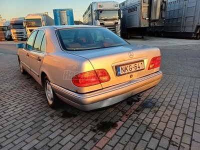 MERCEDES-BENZ E 220 D Elegance Autóbeszámitás