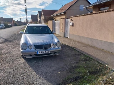 MERCEDES-BENZ E 220 T CDI Classic