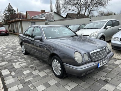 MERCEDES-BENZ E-OSZTÁLY E 230 Classic