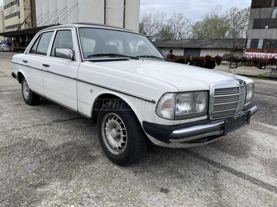 MERCEDES-BENZ W 123 230 E