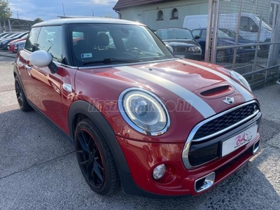 MINI COOPER 2.0S (Automata) John Works Sportcsomag ÜVEGTETŐ NAVI Ü.FŰTÉS MAGYARORSZÁGI