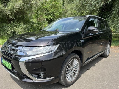 MITSUBISHI OUTLANDER 2.0 PHEV Instyle Navi 4WD CVT PHEV