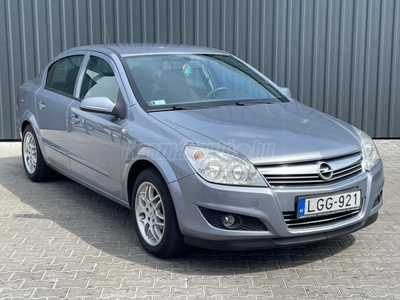 OPEL ASTRA H Sedan 1.6 Enjoy Easytronic Automata - Digitklíma