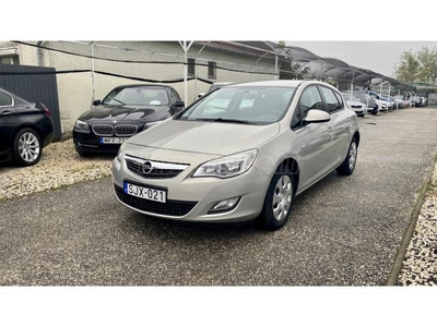 OPEL ASTRA J 1.4 Enjoy 126 000 Km!